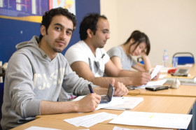 Студенты Studio Cambridge на уроке