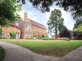 Языковая школа Bell Bloxham