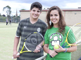 Занятия теннисом