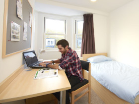 комната в St Giles George Street Residence