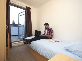 комната в St Giles George Street Residence