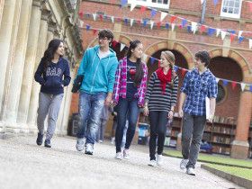 Студенты Bell Wellington College