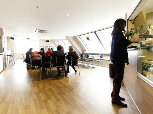кафе школы EC London Covent Garden