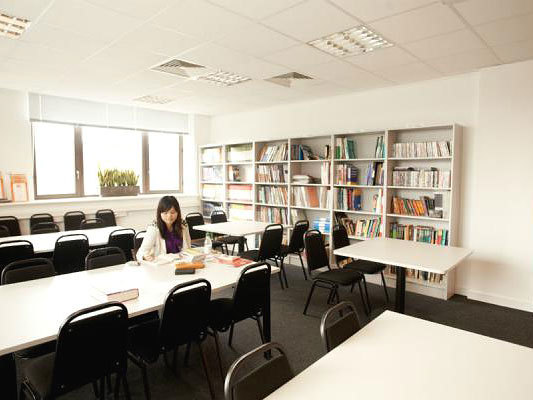 библиотека в EC London