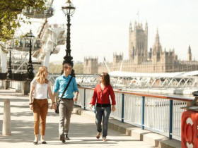 студенты EC London