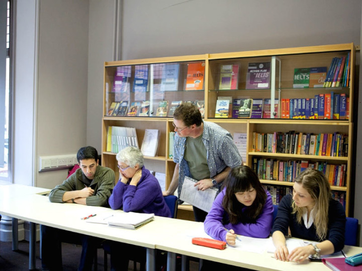 Школа Stafford House School of English в Кентербери