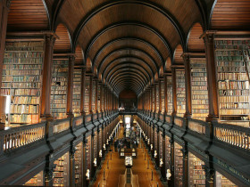 Библиотека Trinity College в Дублине