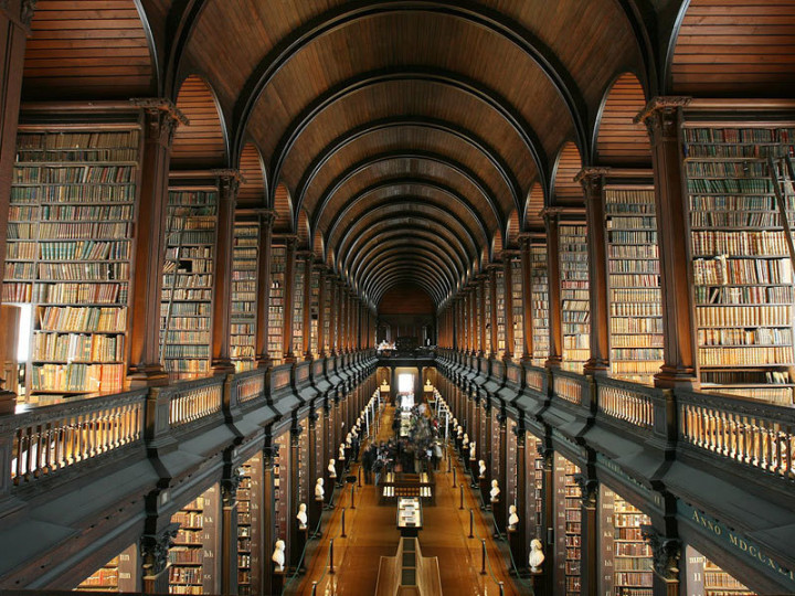 Библиотека Trinity College в Дублине