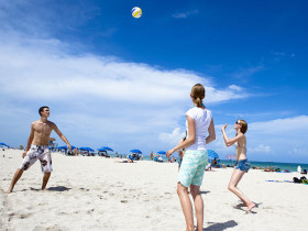 Студенты LAL на пляже Бока Ратон