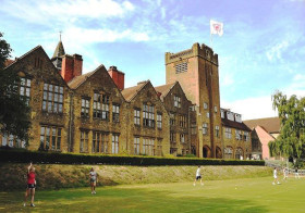 Школа Sherborne Girls