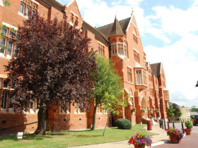 Колледж St Dunstans