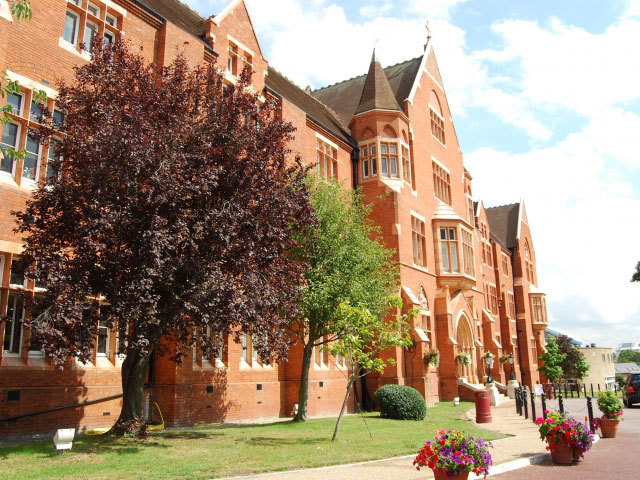 Колледж St Dunstans