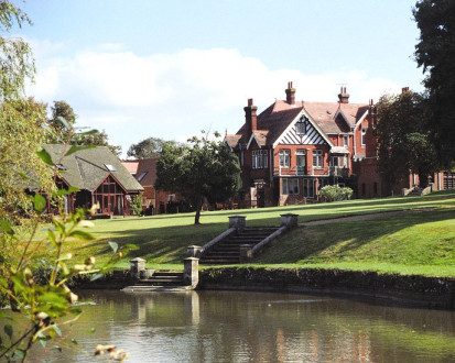 Здание Bede's Dicker в Истборне