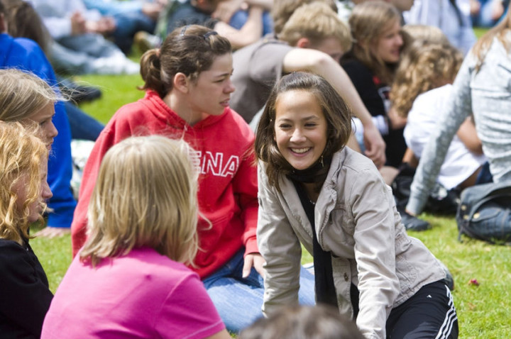 Студенты Bede's Dicker в Истборне