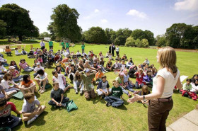 Студенты Bede's Dicker в Истборне