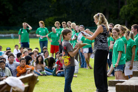 Студенты Bede's Dicker в Истборне