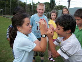 Юные студенты лагеря Bede's Eastbourne
