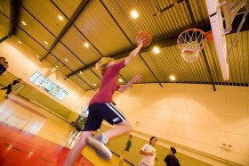 Занятия баскетболом