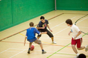 Занятия баскетболом