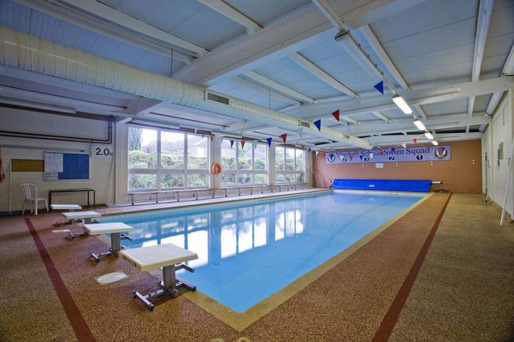 Бассейн в Vinehall School