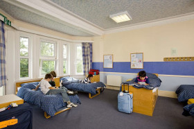 Спальня в резиденции Vinehall School