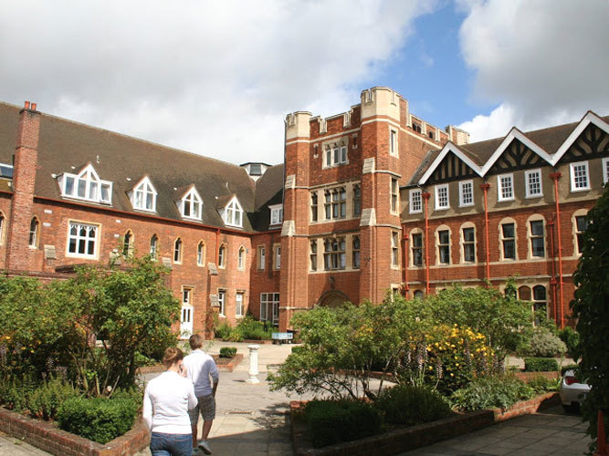 Летний лагерь Discovery Summer в Radley College