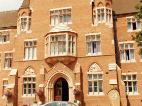 Колледж St Dunstans