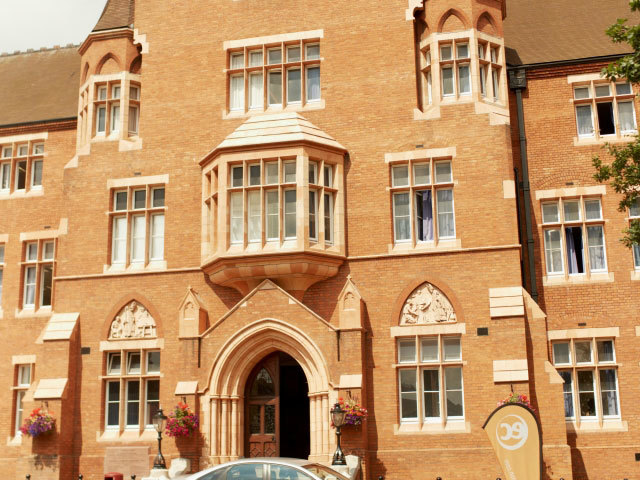 Колледж St Dunstans