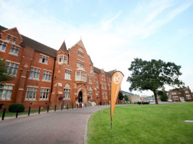 Колледж St Dunstans