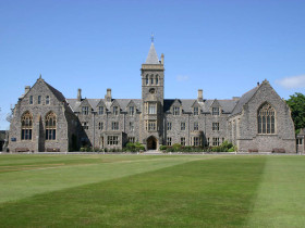 Здание школы LAL Taunton School