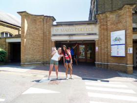 Студенты LAL St Mary's University College