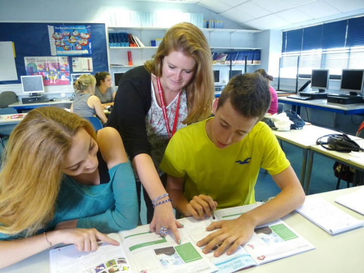 На занятиях английским