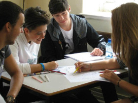 Студенты LAL St Swithun's School