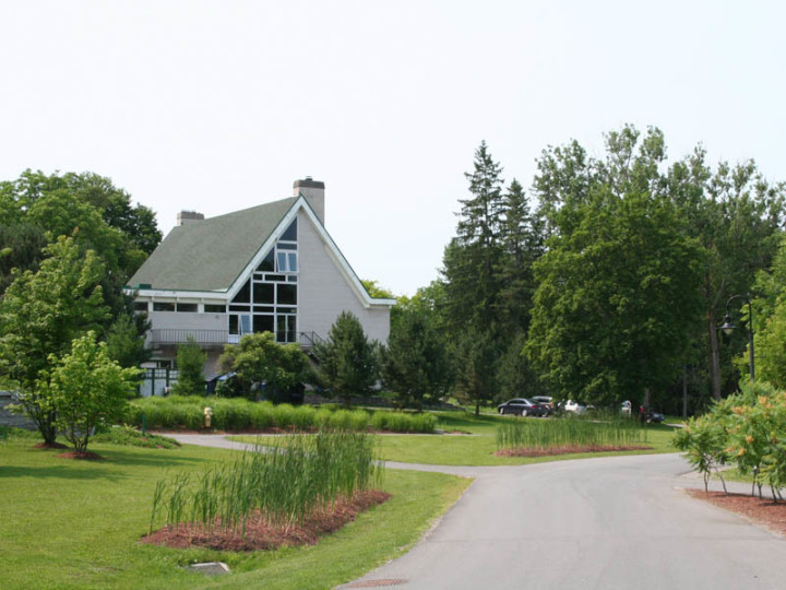 Здание школы CISS Lakefield Camp