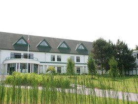 Здание школы CISS Lakefield Camp