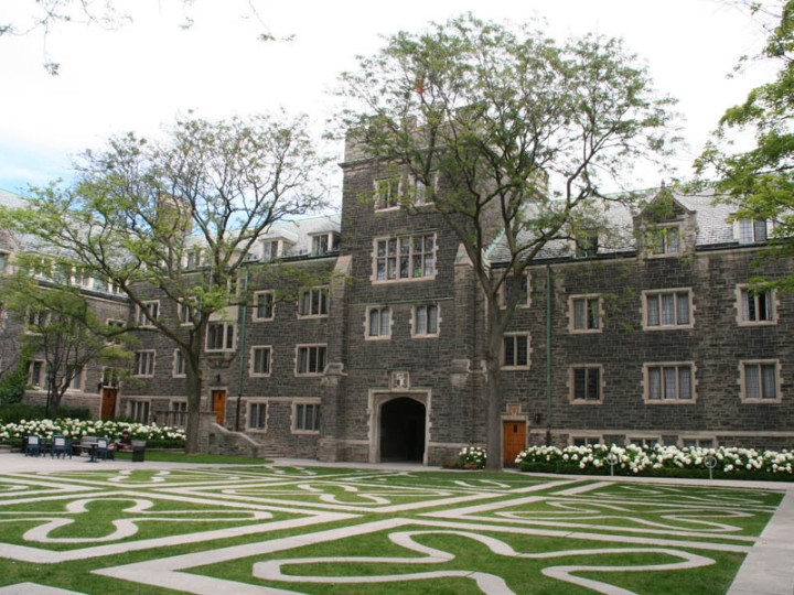 Здание школы CISS Trinity College