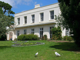 Здание школы OISE Dawlish