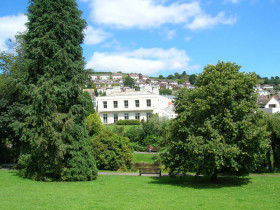 Здание школы OISE Dawlish