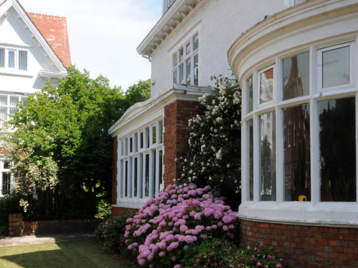 Здание школы OISE Folkestone