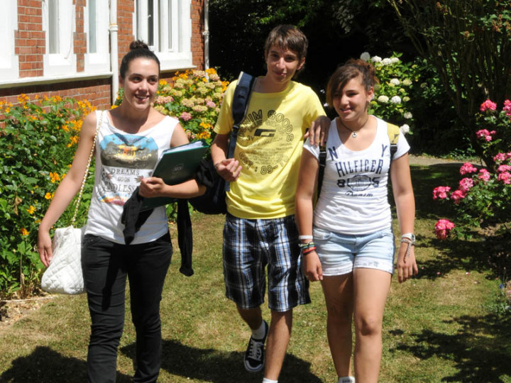 Студенты OISE Folkestone