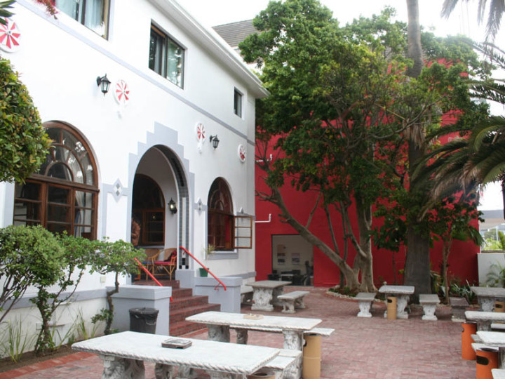 Внутренний дворик школы LAL Cape Town