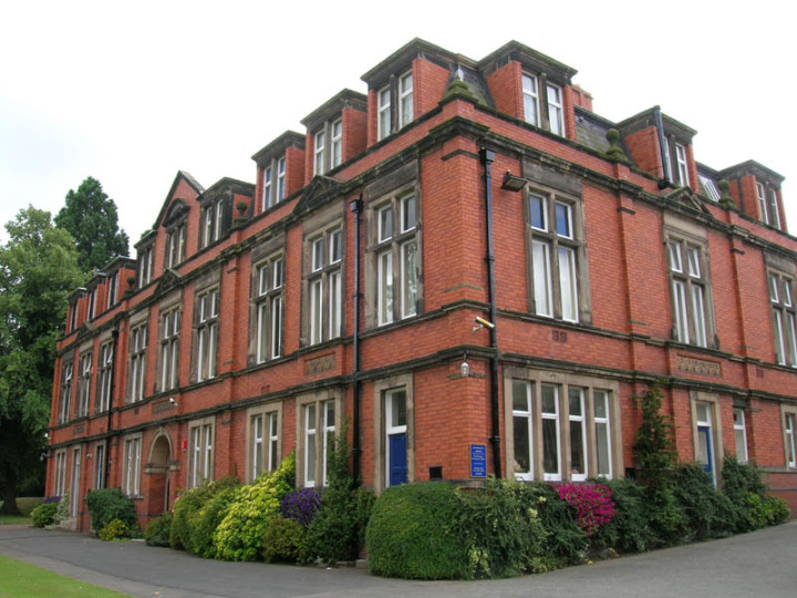 Здание школы OISE Wrekin College