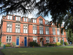 Здание школы OISE Wrekin College