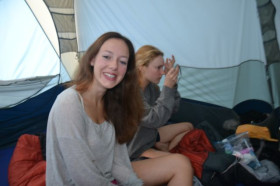 Студенты Wynchemna в палатке