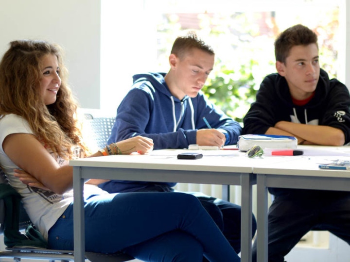 Студенты EC Brighton на занятиях