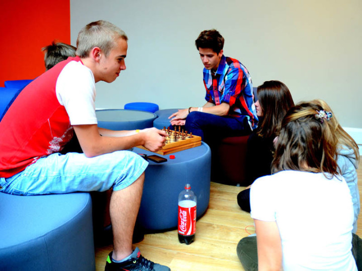 Студенты EC Brighton на занятиях