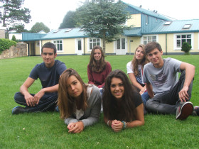 студенты школы