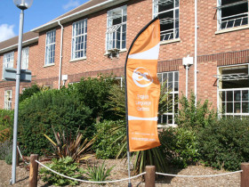 Здание школы EC Cambridge