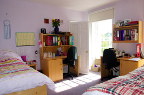 Жилая комната для студентов в British Study Centres Wycliffe College