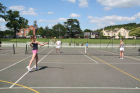 Теннисный корт